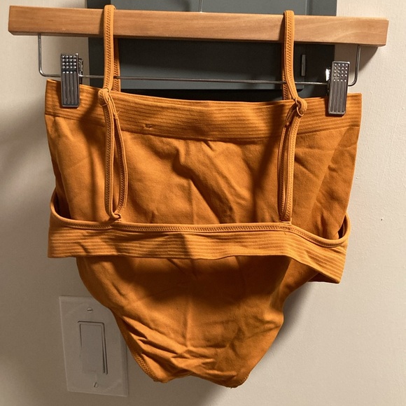 Uniqlo U swimsuit - Picture 2 of 4